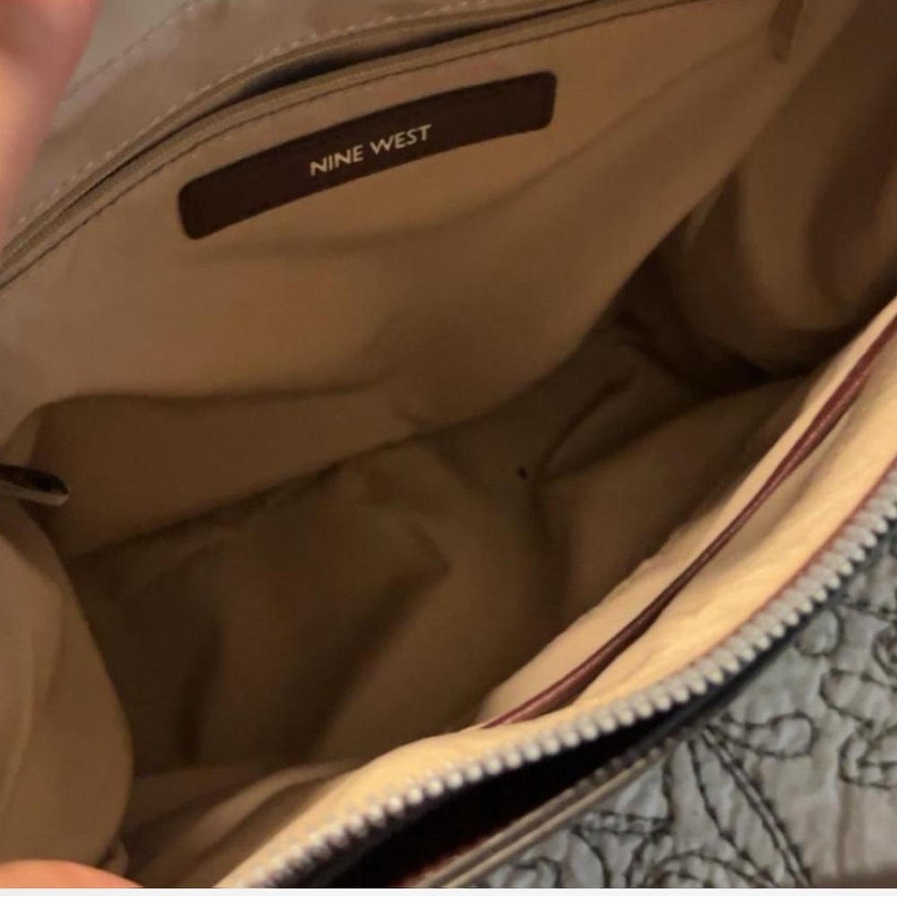 Nine West✨🤎🖤Patterned Satchel in Brown and Burgundy - Picture 2 of 3